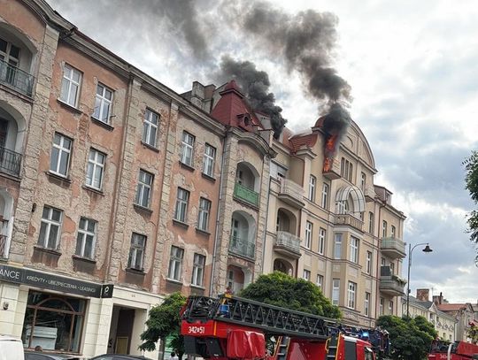 Pożar mieszkania przy ul. Górnośląskiej. Z okna buchał ogień!