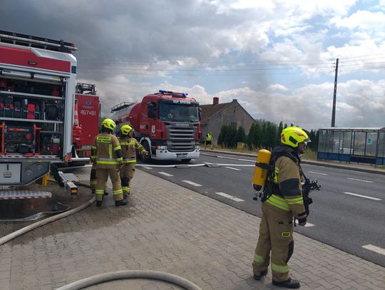 Pożar na budowie. Dwie osoby poszkodowane