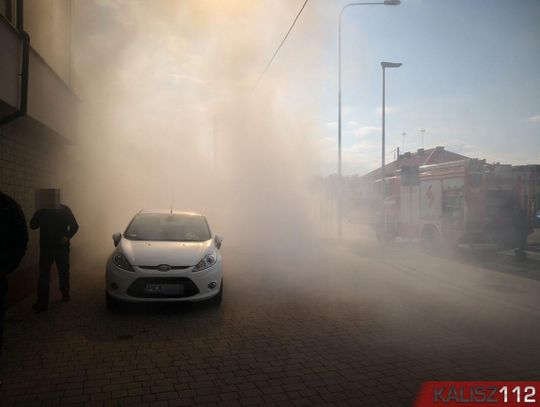 Pożar osobowego peugeota w Brzezinach ZDJĘCIA