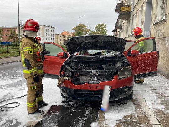 Pożar samochodu na ul. Wodnej w Kaliszu ZDJĘCIA