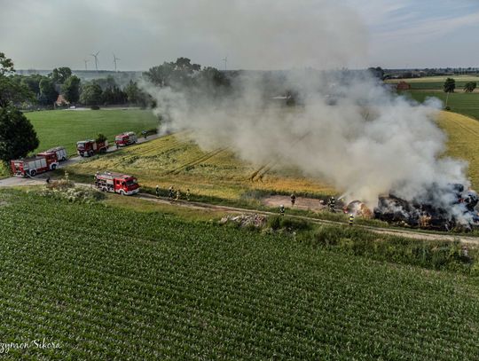 Pożar stogu słomy w Wielowsi ZDJĘCIA