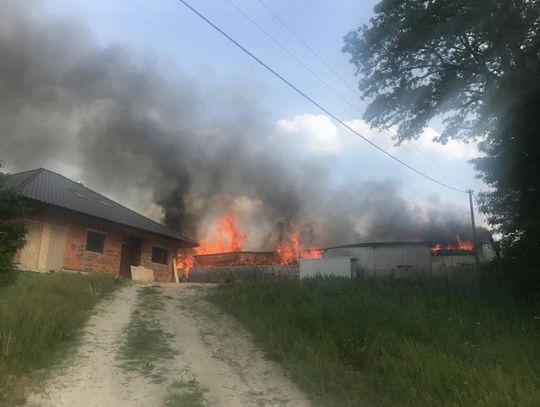 Pożar stolarni w Pruszkowie FILM i ZDJĘCIA