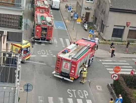 Pożar w mieszkaniu w centrum Kalisza! Jedna osoba w szpitalu