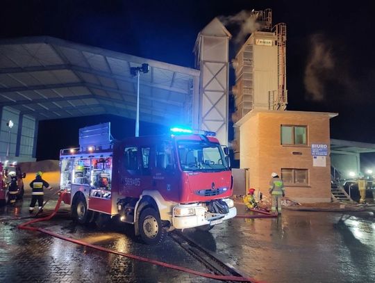 Pożar w suszarni kukurydzy. Akcja strażaków trwała ponad 5 godzin!