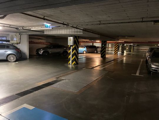 Pracownicy Galerii Tęcza mają płacić za parking. "Przyjeżdżamy tu zarabiać, a nie ponosić dodatkowe koszty!"