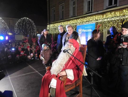 Prawdziwy Święty Mikołaj odwiedził Pleszew ZDJĘCIA