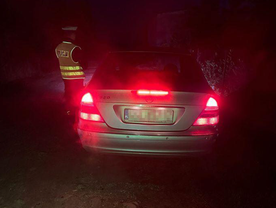 Prawie setka ponad limit! Tak młody kierowca pędził Mercedesem po DK25