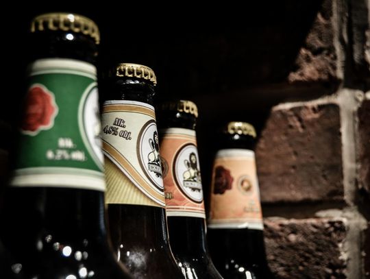 Przedsiębiorco, pamiętaj o terminach, bo stracisz zezwolenie na sprzedaż alkoholu