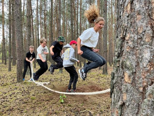 Przetrwać w lesie, szkole, w pracy. Ruszyły zapisy na "Wylogowanych"