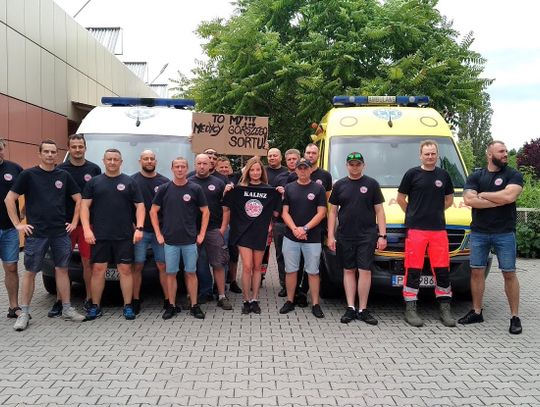 Ratownicy medyczni wyszli na ulice największych polskich miast. Kaliszanie protestowali we Wrocławiu ZDJĘCIA