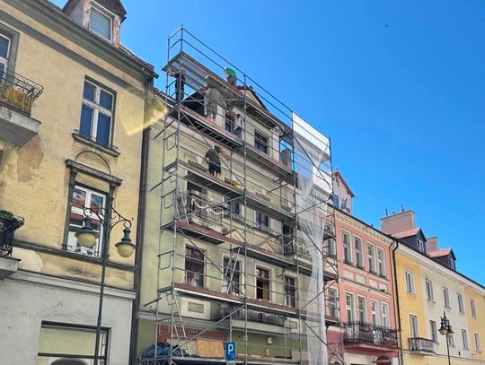 Rewitalizacja Śródmieścia trwa. Kolejna kamienica pięknieje dzięki miejskiej dotacji