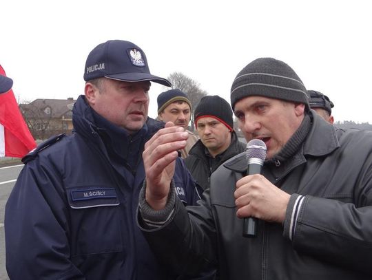 Rolnicy blokują K -12 w Marchwaczu. Jutro będzie powtórka WIDEO