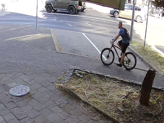 Rozpoznajesz? Policja publikuje kolejne zdjęcia rowerzysty, który potrącił dziecko i uciekł