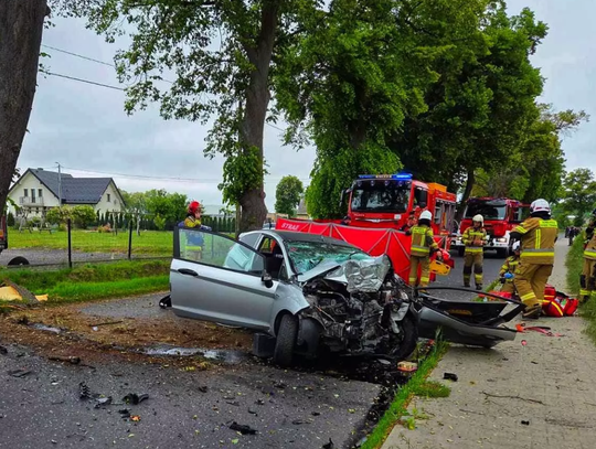 Roztrzaskał się na drzewie. Kaliszanin zginął na miejscu