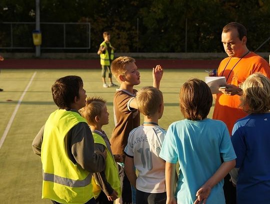 Ruszył wakacyjny program „Trener Osiedlowy”. Bezpłatne zajęcia dla dzieci, młodzieży i całych rodzin