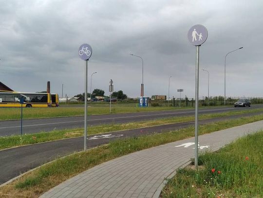 Są zatoki – nie ma autobusów. Czy ulica Aliny Szapocznikow pojedzie komunikacja Miejska?