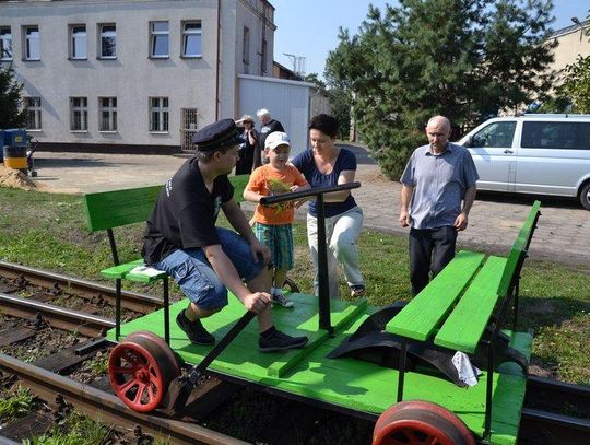 Ścigali się na drezynach i prowadzili pociąg ZDJĘCIA i FILM