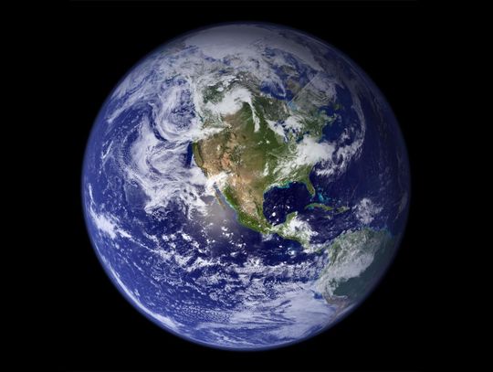 Seans „Wszechświat i cała reszta” w przenośnym planetarium