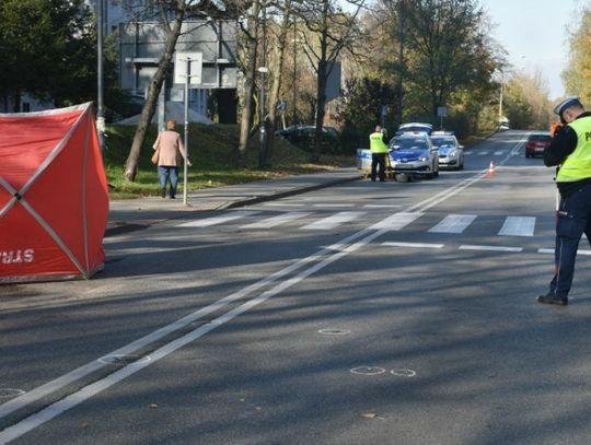 Seniorka potrącona na przejściu dla pieszych. Kobieta zmarła w szpitalu