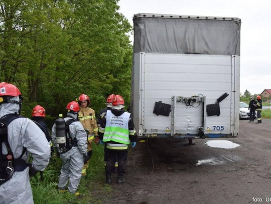 Setki beczek z niebezpiecznymi substancjami. Sprawców zatrzymała policja