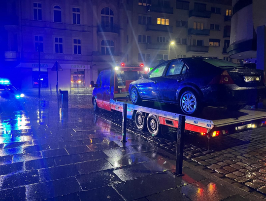 Śmiertelna dawka alkoholu we krwi. 40-latek zakończył jazdę na cudzym aucie Śmiertelna dawka alkoholu we krwi. 40-latek zakończył jazdę na cudzym aucie