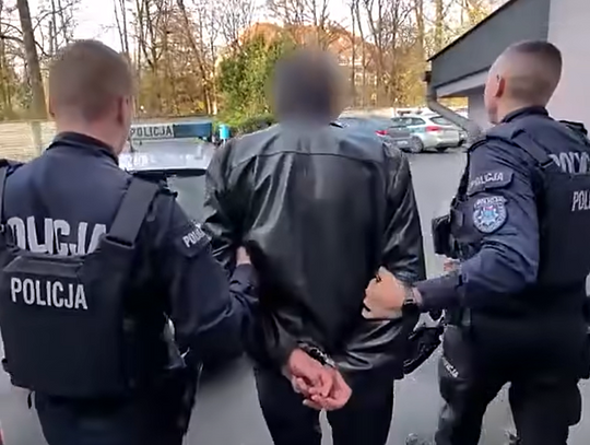 Śmiertelne potrącenie. Sprawca w kajdankach Śmiertelne potrącenie. Sprawca w kajdankach