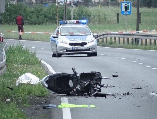 Śmiertelny wypadek w Zbiersku. Nie żyje kierowca skutera ZDJĘCIA