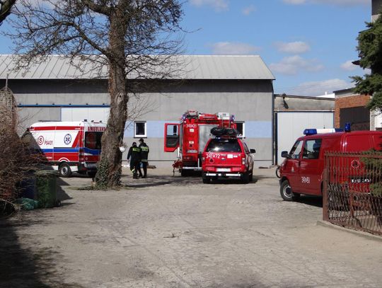 Spadł z drabiny do silosu. Wypadek przy ul. Wrocławskiej w Kaliszu ZDJĘCIA