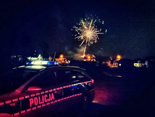 Spalone śmietniki, zderzenie aut. Sylwestrowa noc w Kaliszu Spalone śmietniki, zderzenie aut. Sylwestrowa noc w Kaliszu