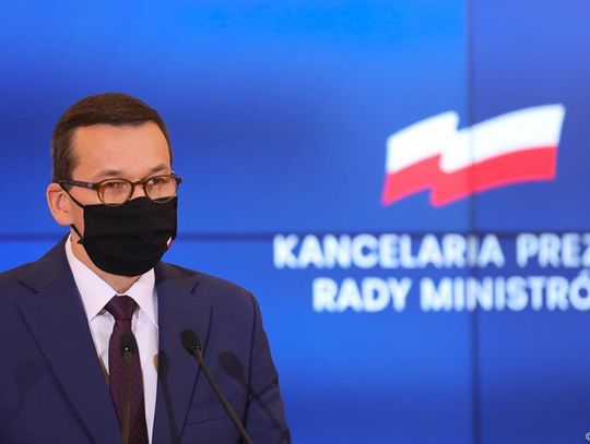 "Spełniają się czarne scenariusze". Od soboty cała Polska czerwoną strefą i nowe obostrzenia