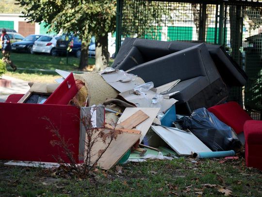 Spółdzielnie chcą przywrócenia cotygodniowego odbioru gabarytów ZDJĘCIA