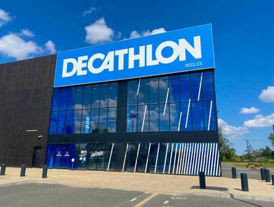 Sprawdzili, czy klienci naprawdę bojkotują Leroy Merlin, Decathlon i Auchan