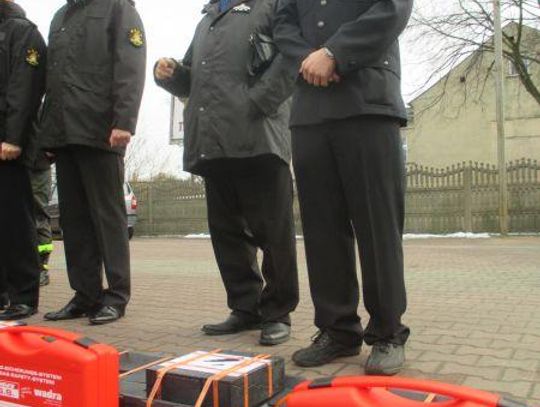 Sprzęt dla strażaków pomagającym ofiarom wypadków