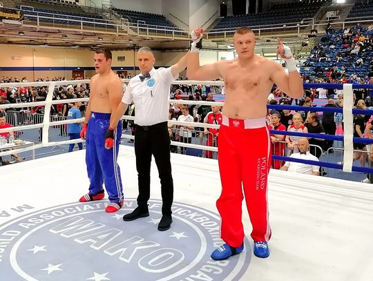 Srebro w Budapeszcie. Aleksander Stawirej na podium Pucharu Świata w kickboxingu