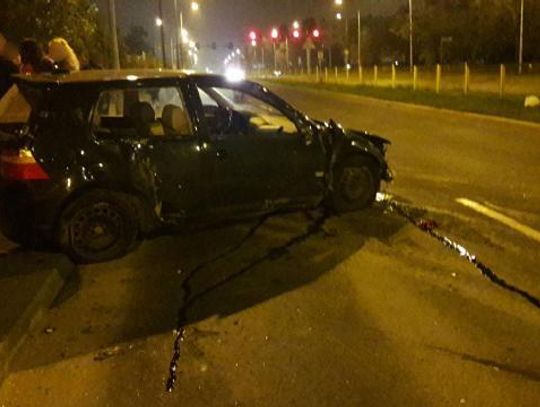 Staranował barierki na al. Wojska Polskiego. Tak kończy się brawura za kierownicą WIDEO