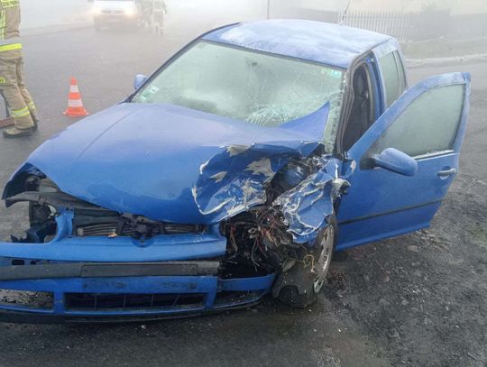 Straciła panowanie i poszła na ,,czołówkę''. Dwie osoby trafiły do szpitala