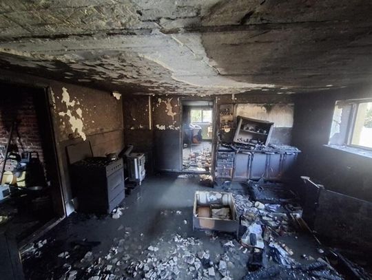 „Straciła swoje bezpieczne miejsce”. Ogień zniszczył dom