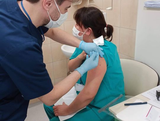 Szpital w Pleszewie: pełne szczepienia personelu już na finiszu