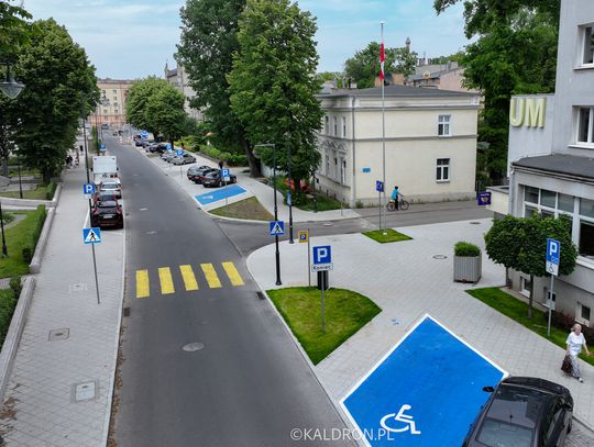 Tak zmieniła się ulica w centrum miasta. Wideo z powietrza