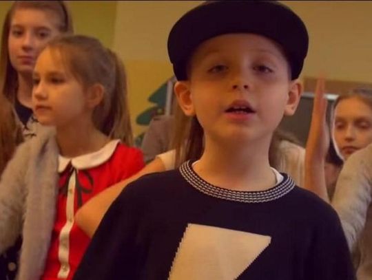 Teledyskiem walczą o klasę marzeń. Rapuje syn O.S.T.R WIDEO