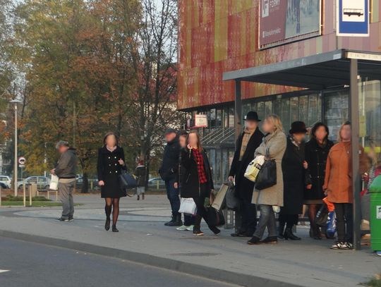 Tłumy dumnych pasażerów