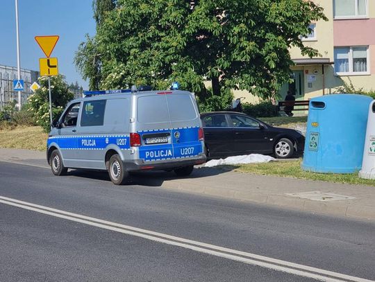 Tragedia na osiedlu Asnyka. Mężczyzna zmarł na ulicy ZDJĘCIA