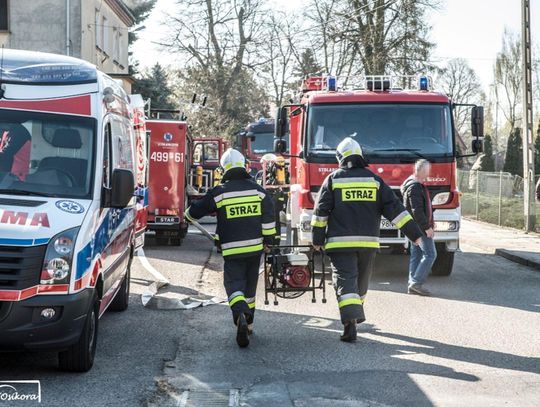 Tragiczny pożar mieszkania w Rozdrażewie. Strażacy znaleźli ciało mężczyzny ZDJĘCIA