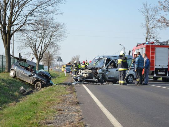 Tragiczny wypadek na krajowej "15". Nie żyje jedna osoba ZDJĘCIA