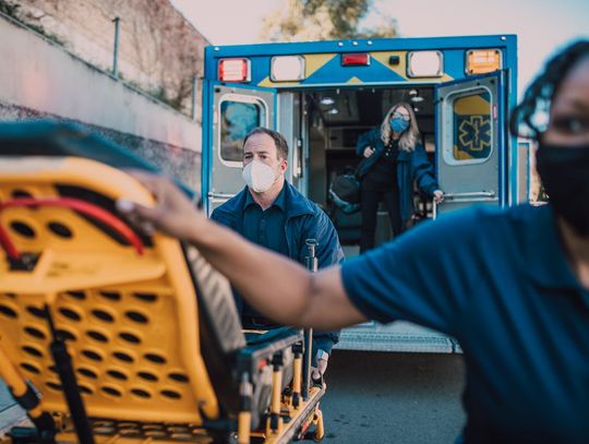 Transfer medyczny – czym jest i kiedy się go stosuje?