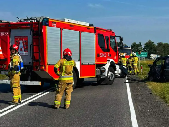 Trasa Kalisz-Ostrów ZABLOKOWANA. Czołowe zderzenie AKTUALIZACJA