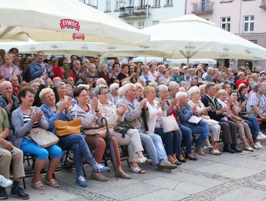 Trubadurzy zainaugurowali cykl letnich koncertów na Głównym Rynku ZDJĘCIA i WIDEO