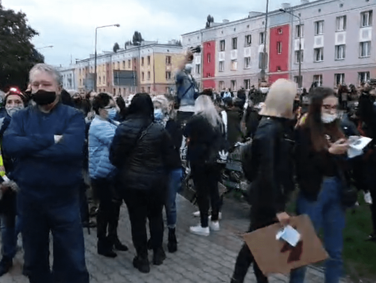 Trwają protesty po decyzji Trybunału Konstytucyjnego ws. aborcji WIDEO