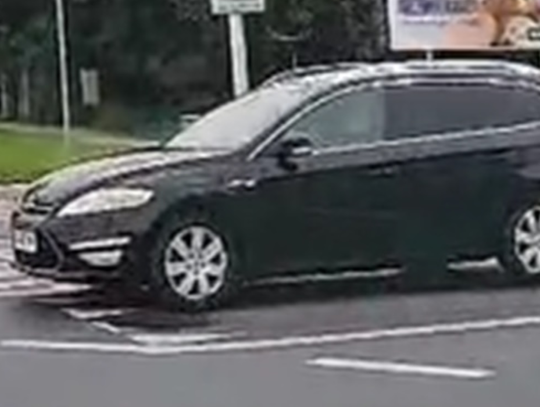 Ucieczka z miejsca kolizji w Kaliszu. Trwają poszukiwania kierowcy Forda