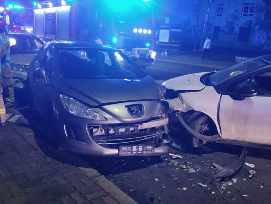 Uderzył w zaparkowane auta i UCIEKŁ! Uderzył w zaparkowane auta i UCIEKŁ!